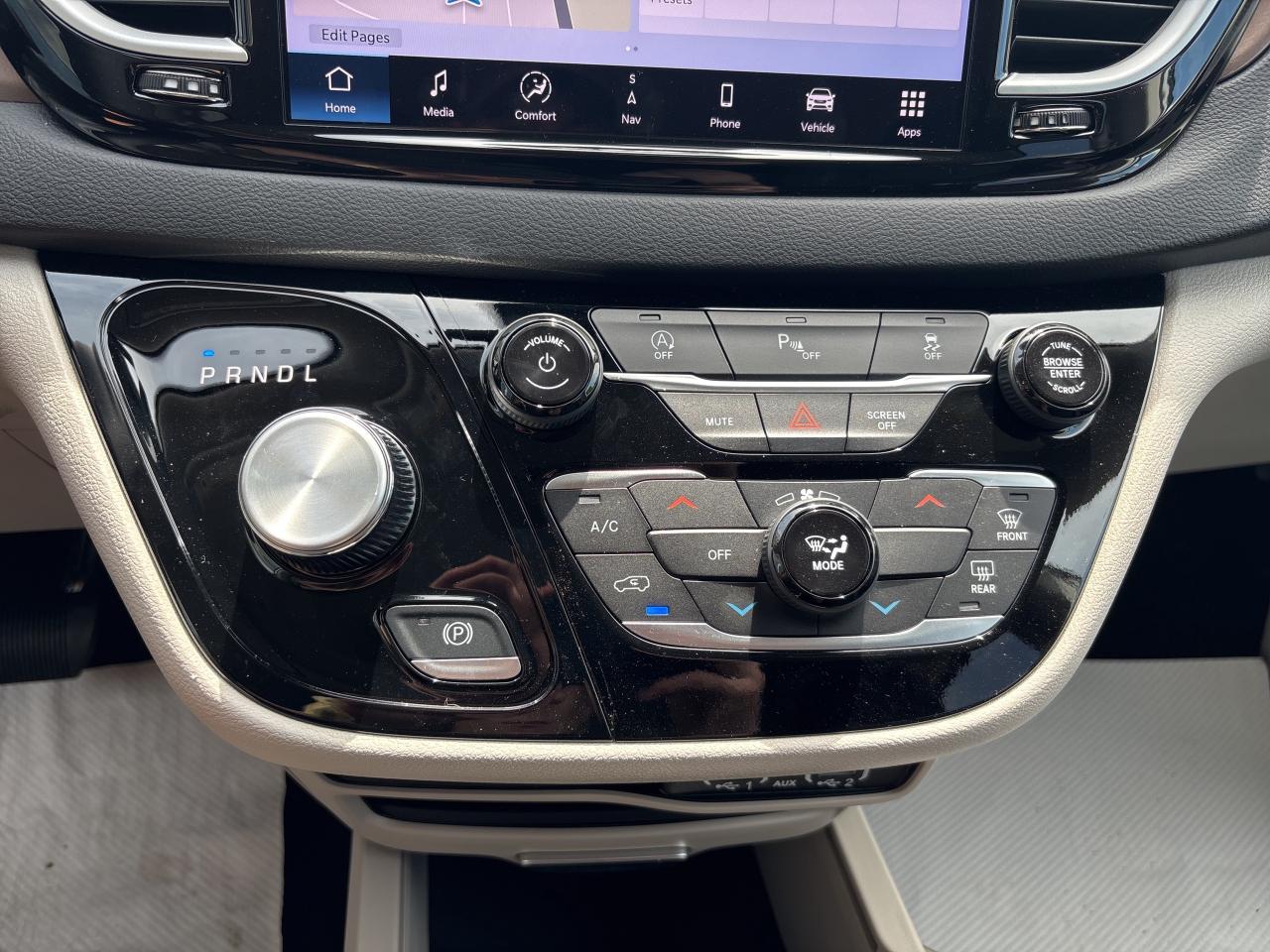 2024 Chrysler Grand Caravan SXT Photo