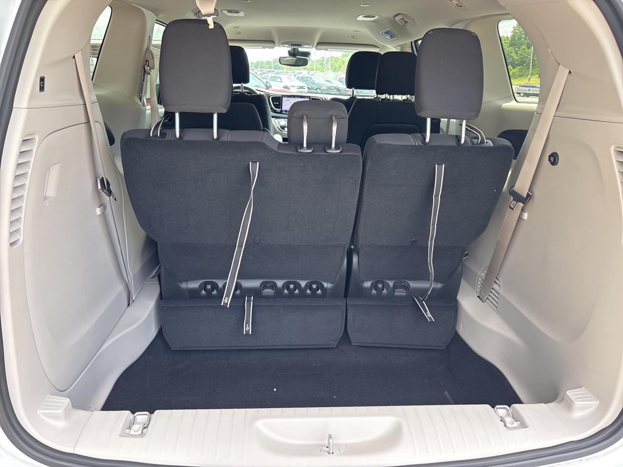 2024 Chrysler Grand Caravan SXT Photo