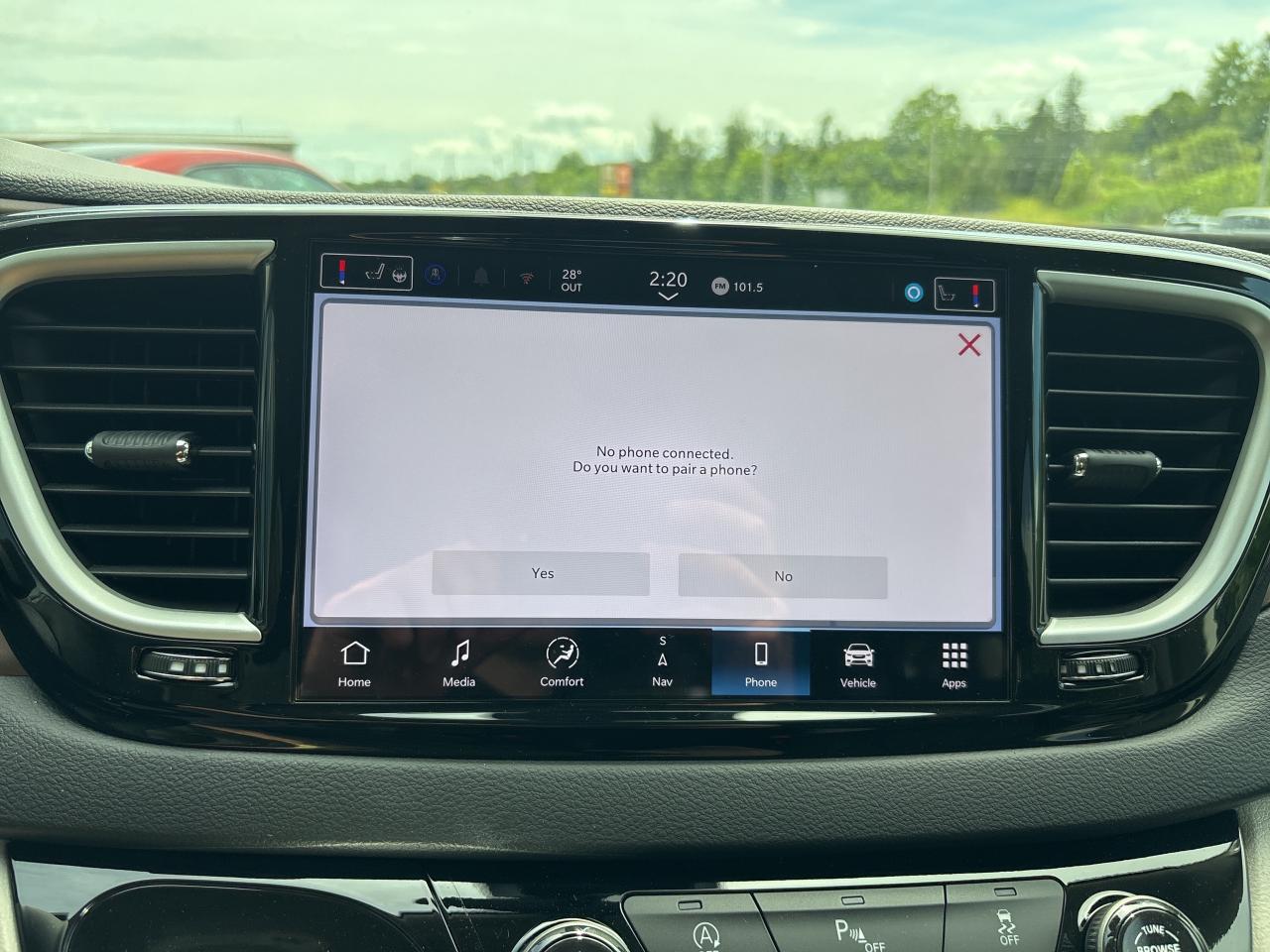 2024 Chrysler Grand Caravan SXT Photo