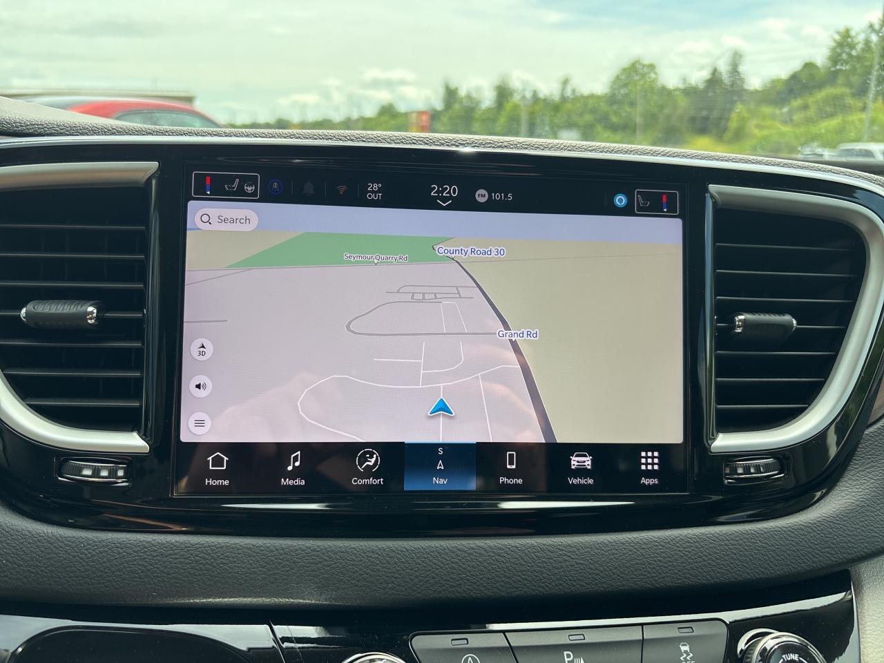 2024 Chrysler Grand Caravan SXT Photo