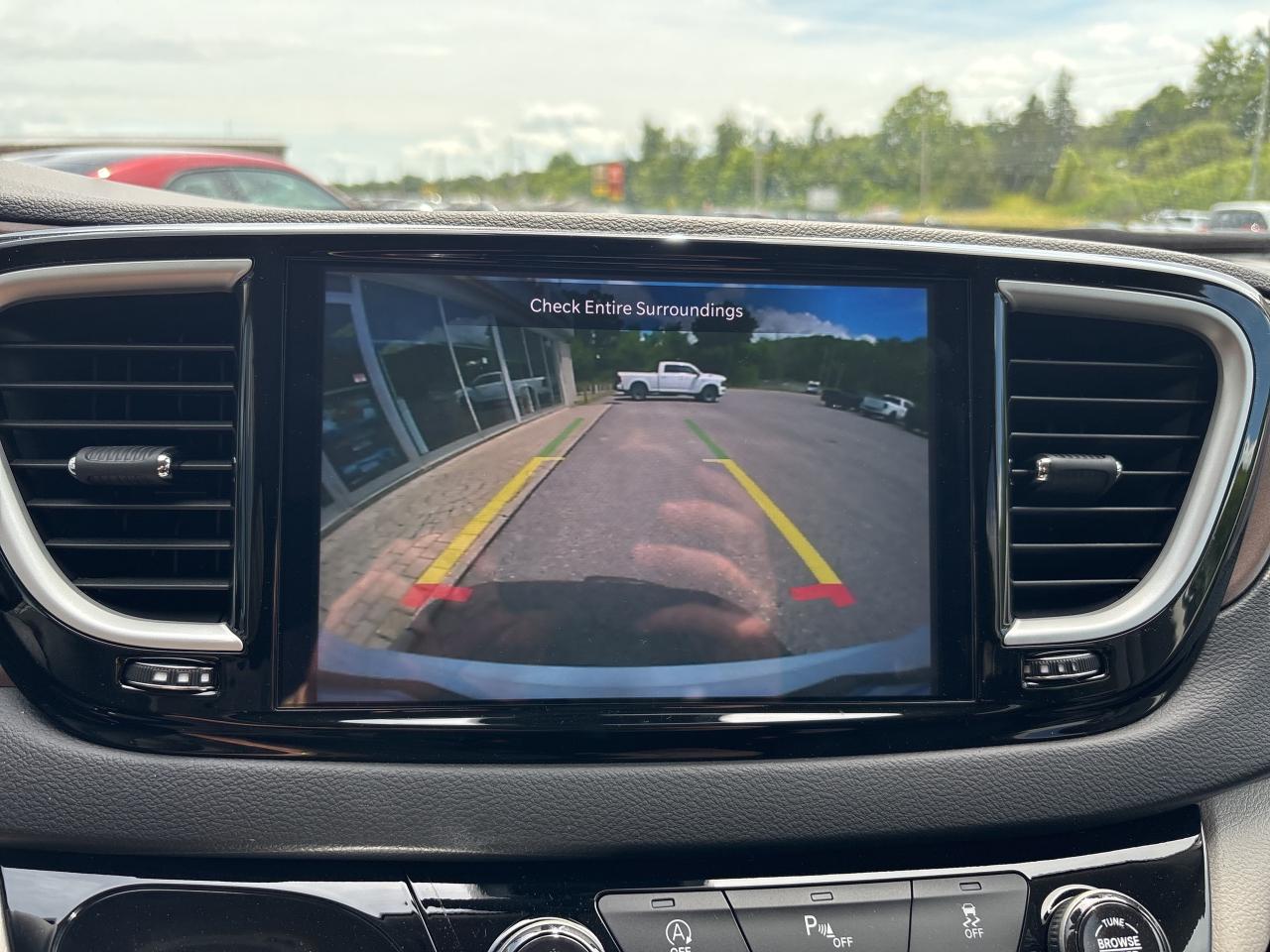 2024 Chrysler Grand Caravan SXT Photo