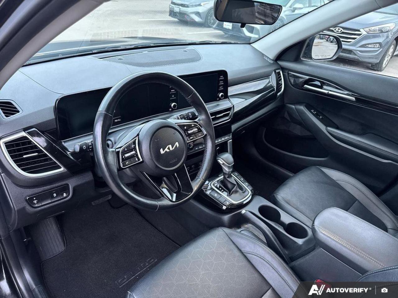 2024 Kia Seltos EX   SUNROOF   CARPLAY   HEATED STEERING   REMOTE Photo