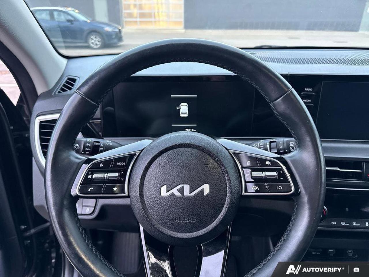 2024 Kia Seltos EX   SUNROOF   CARPLAY   HEATED STEERING   REMOTE Photo