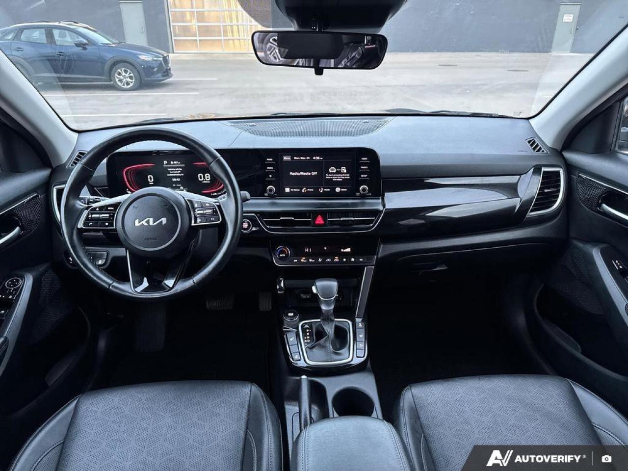 2024 Kia Seltos EX   SUNROOF   CARPLAY   HEATED STEERING   REMOTE Photo