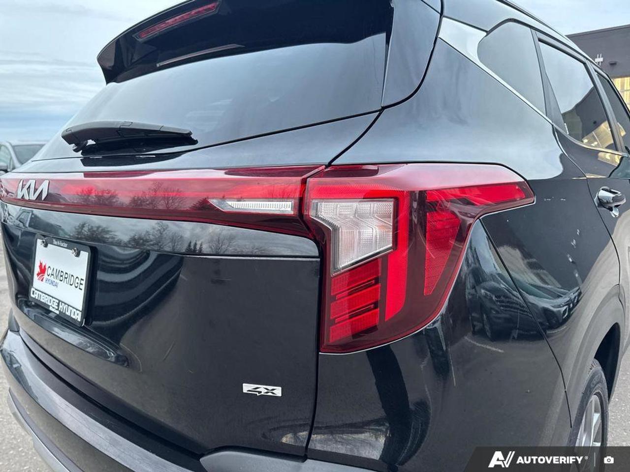 2024 Kia Seltos EX   SUNROOF   CARPLAY   HEATED STEERING   REMOTE Photo