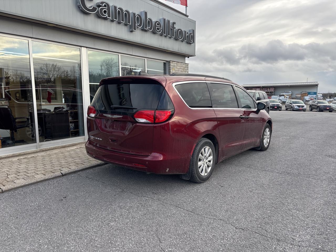 2021 Chrysler Grand Caravan SE Photo4