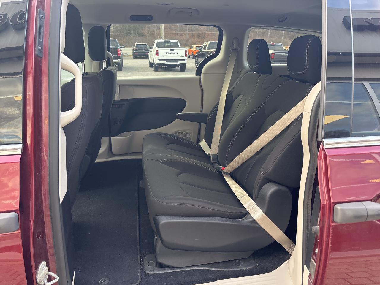 2021 Chrysler Grand Caravan SE Photo