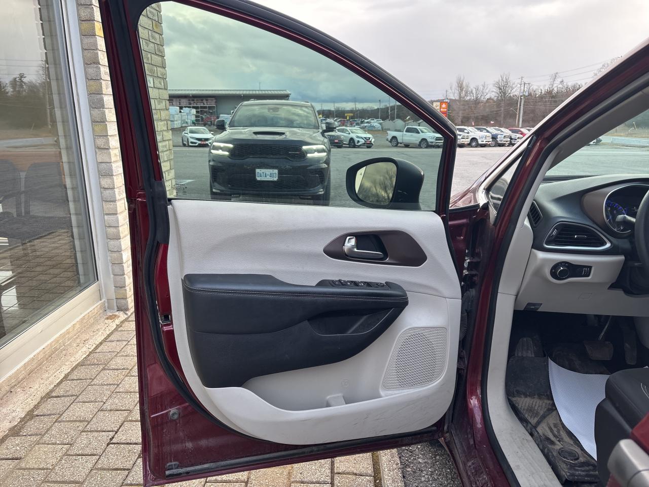 2021 Chrysler Grand Caravan SE Photo