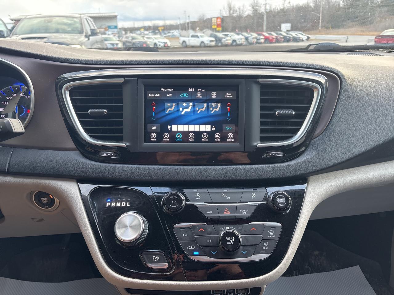 2021 Chrysler Grand Caravan SE Photo