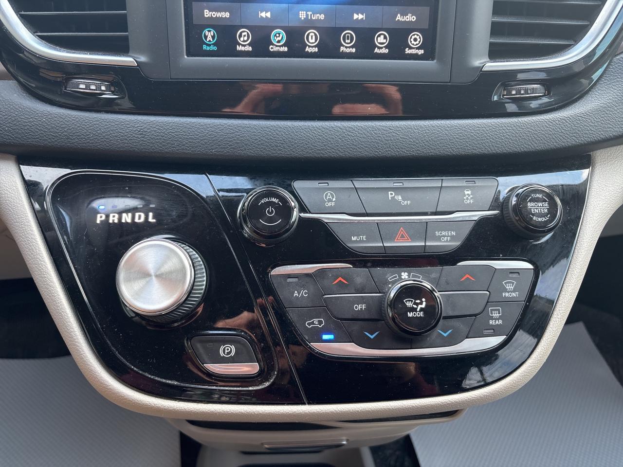 2021 Chrysler Grand Caravan SE Photo