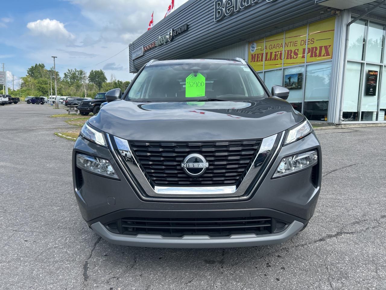 2023 Nissan Rogue SV MOONROOF Photo