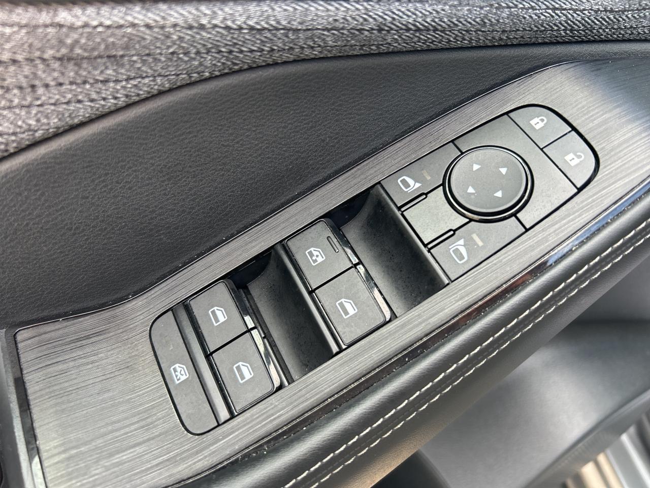 2023 Nissan Rogue SV MOONROOF Photo