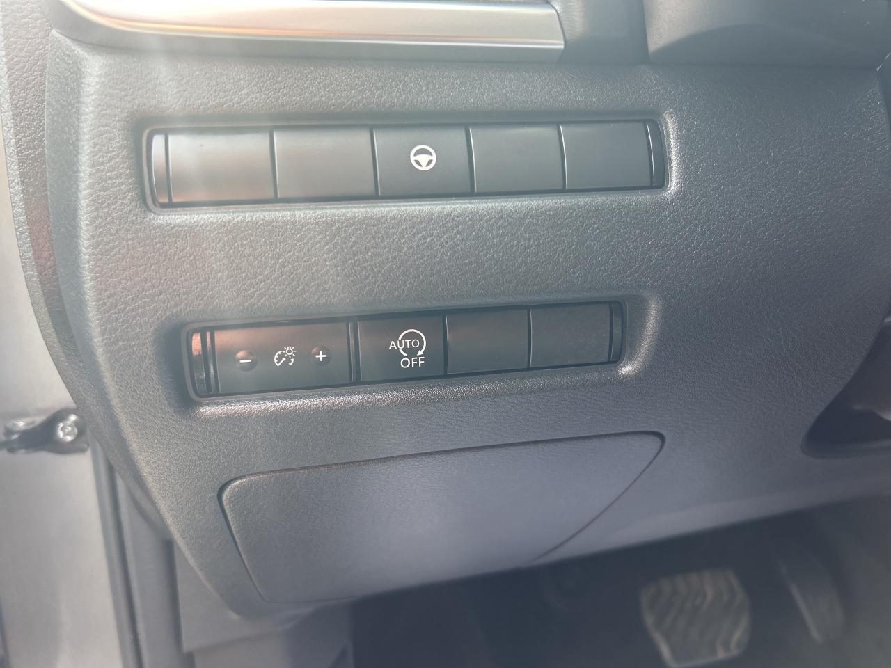 2023 Nissan Rogue SV MOONROOF Photo