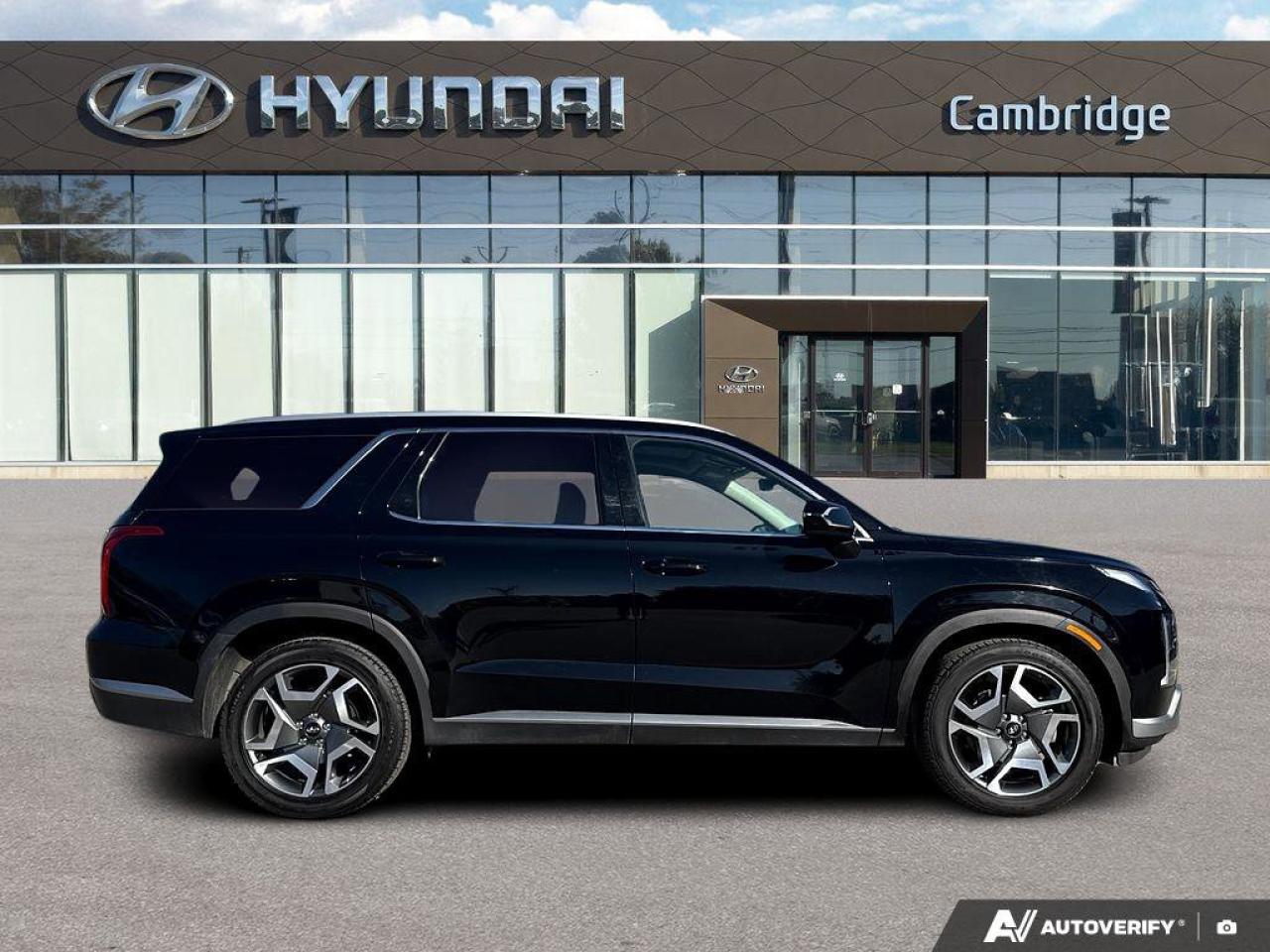 2024 Hyundai PALISADE Preferred 8-Passenger AWD   Sunroof   Heated Seats Photo
