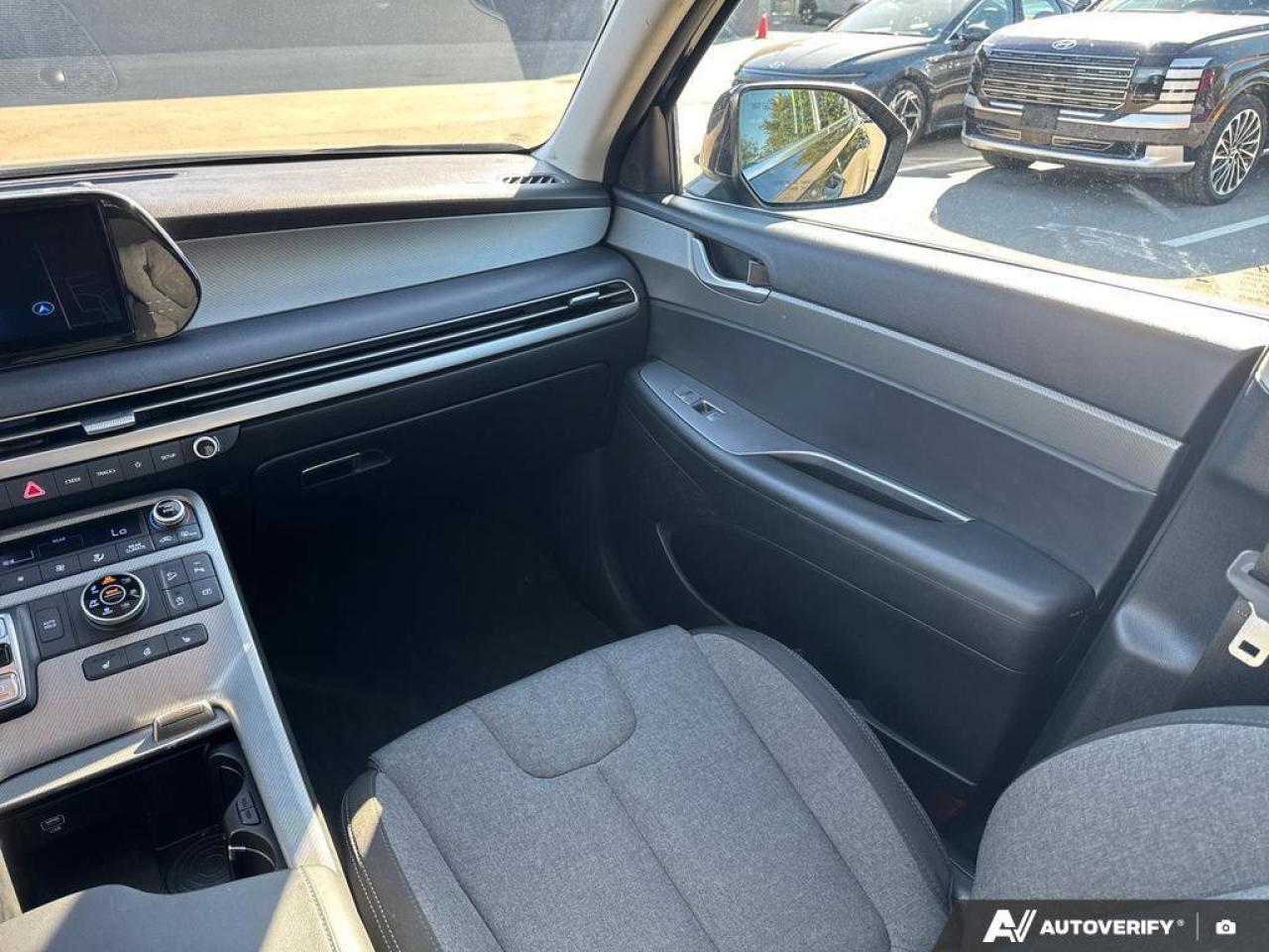 2024 Hyundai PALISADE Preferred 8-Passenger AWD   Sunroof   Heated Seats Photo