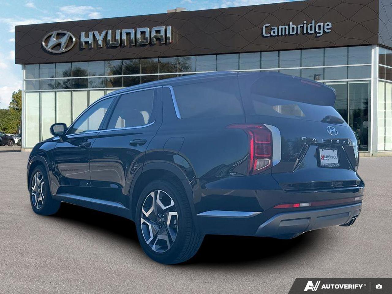2024 Hyundai PALISADE Preferred 8-Passenger AWD   Sunroof   Heated Seats Photo
