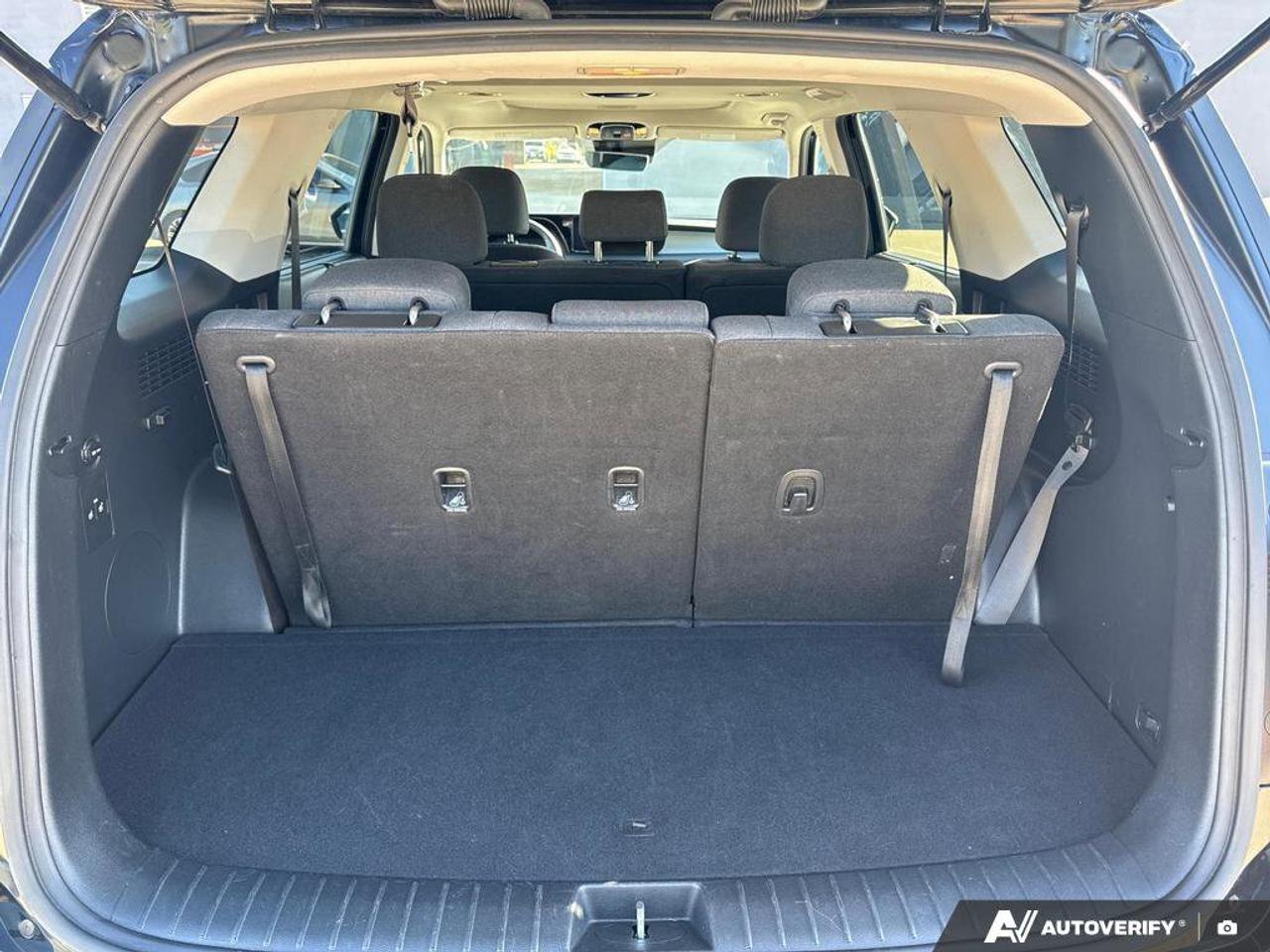 2024 Hyundai PALISADE Preferred 8-Passenger AWD   Sunroof   Heated Seats Photo