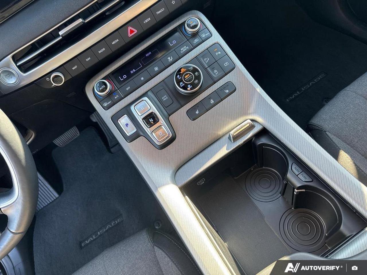 2024 Hyundai PALISADE Preferred 8-Passenger AWD   Sunroof   Heated Seats Photo