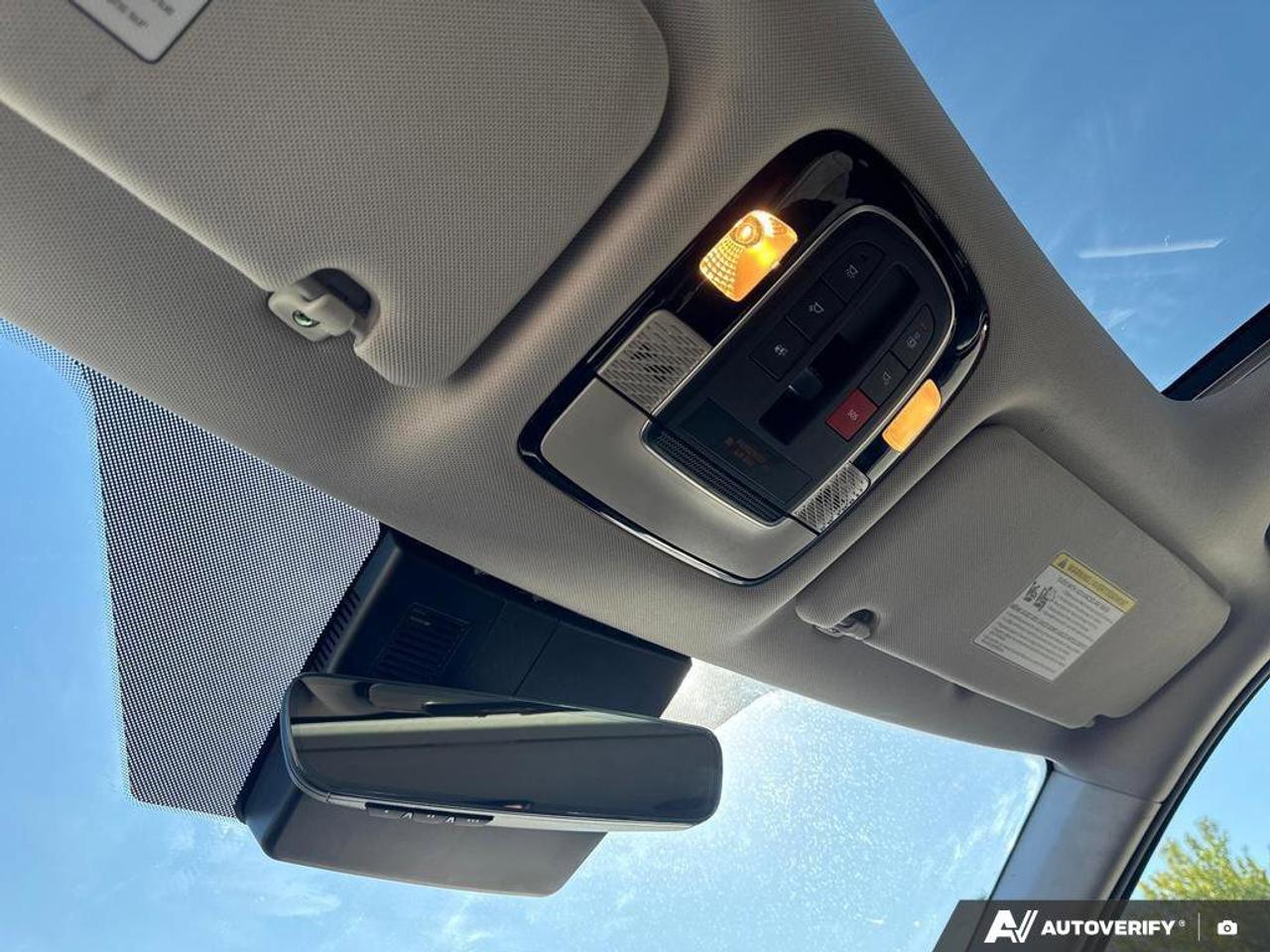 2024 Hyundai PALISADE Preferred 8-Passenger AWD   Sunroof   Heated Seats Photo