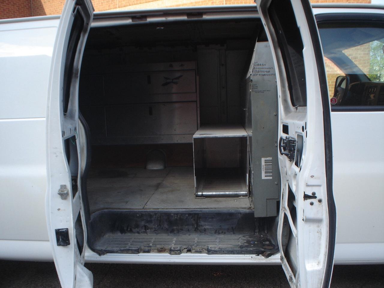 2014 GMC Savana Cargo Van RWD 2500 155" Photo