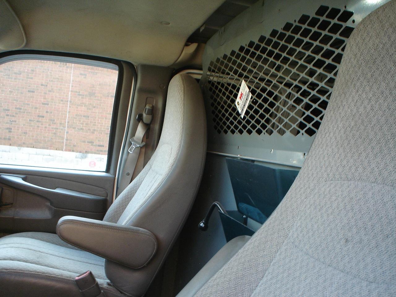 2014 GMC Savana Cargo Van RWD 2500 155" Photo