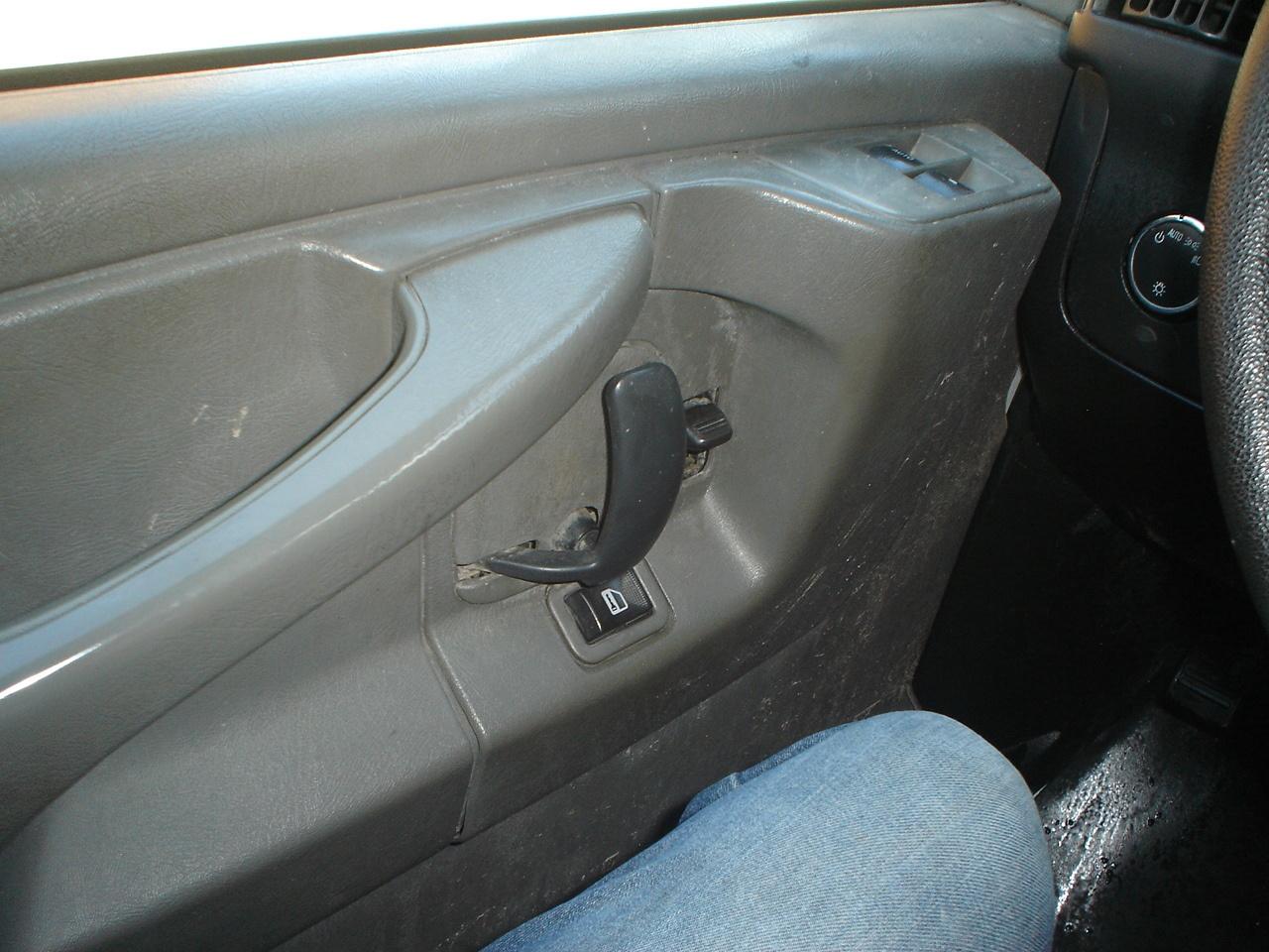 2014 GMC Savana Cargo Van RWD 2500 155" Photo