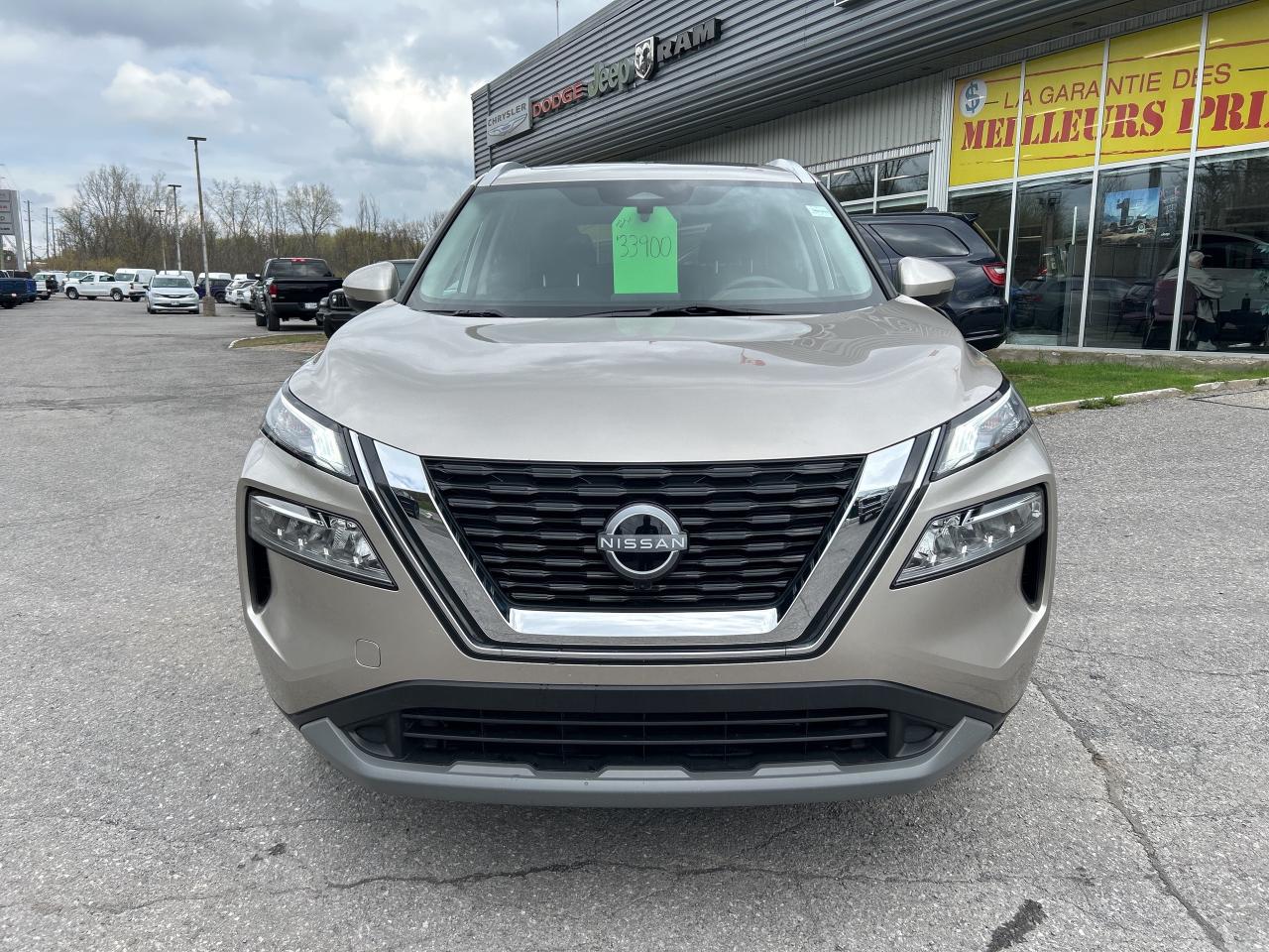 2023 Nissan Rogue SV MOONROOF Photo