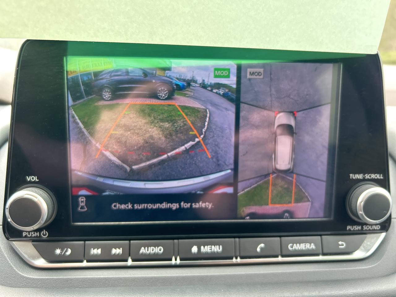 2023 Nissan Rogue SV MOONROOF Photo