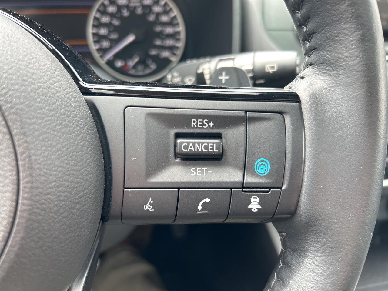 2023 Nissan Rogue SV MOONROOF Photo