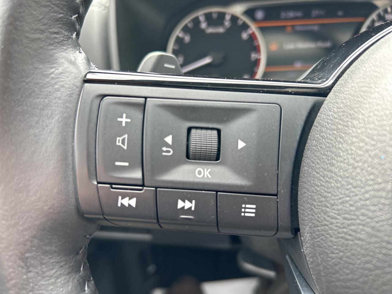 2023 Nissan Rogue SV MOONROOF Photo