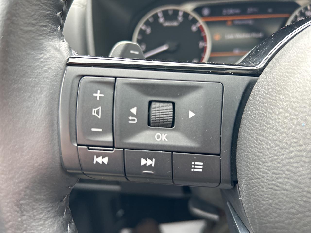 2023 Nissan Rogue SV MOONROOF Photo