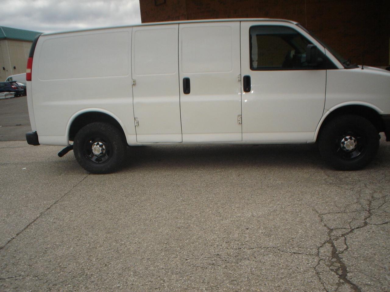 2013 Chevrolet Express 2500  Photo