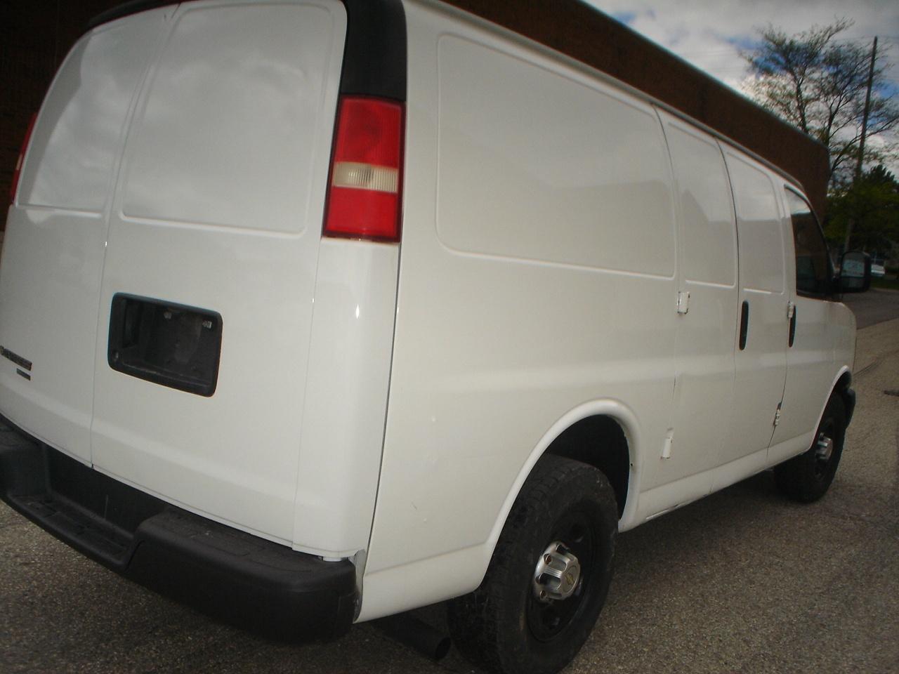 2013 Chevrolet Express 2500  Photo