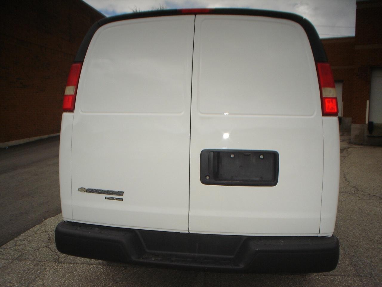2013 Chevrolet Express 2500  Photo