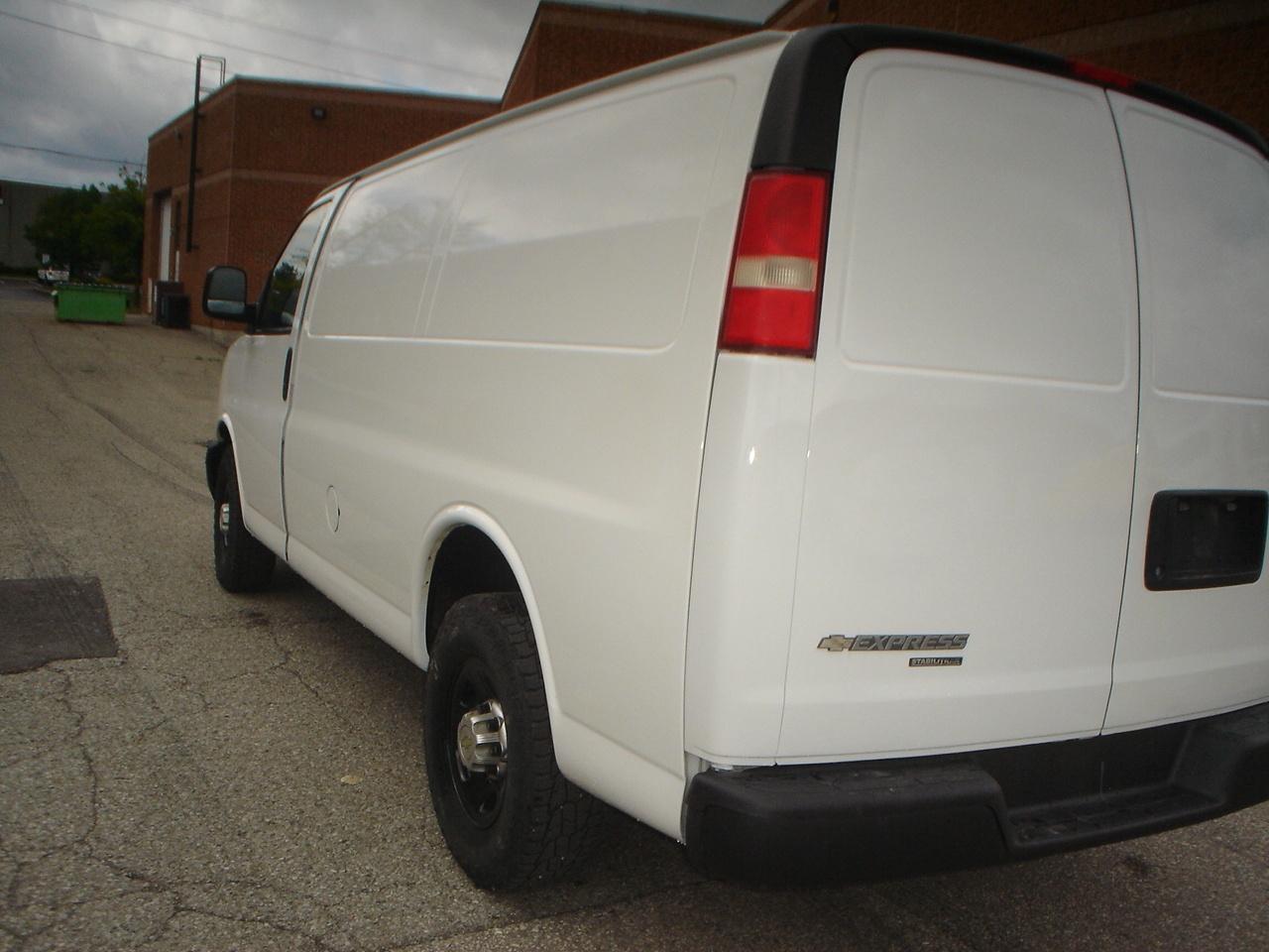 2013 Chevrolet Express 2500  Photo