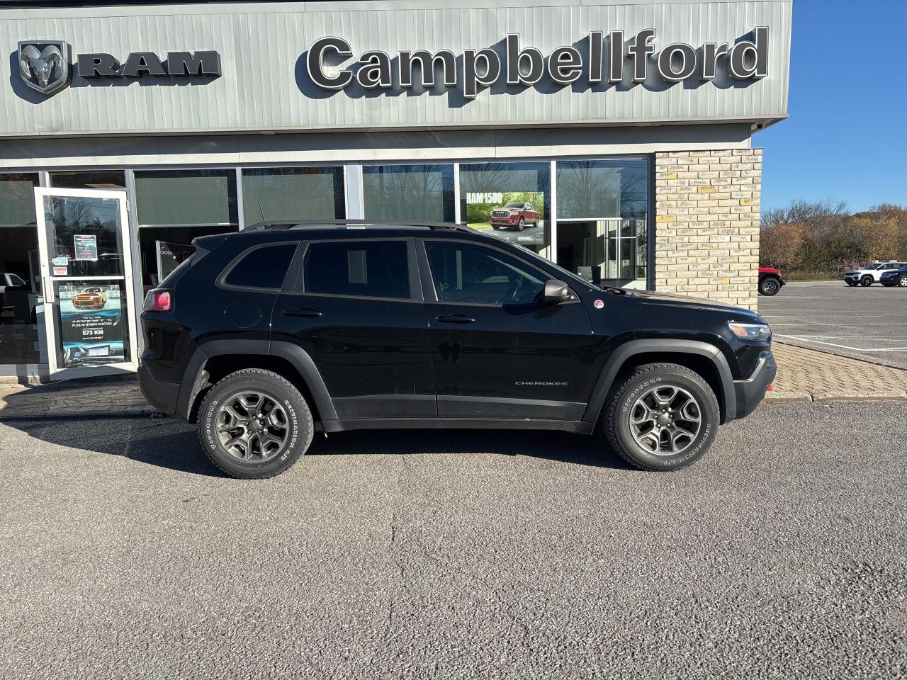 2020 Jeep Cherokee Trailhawk Photo3
