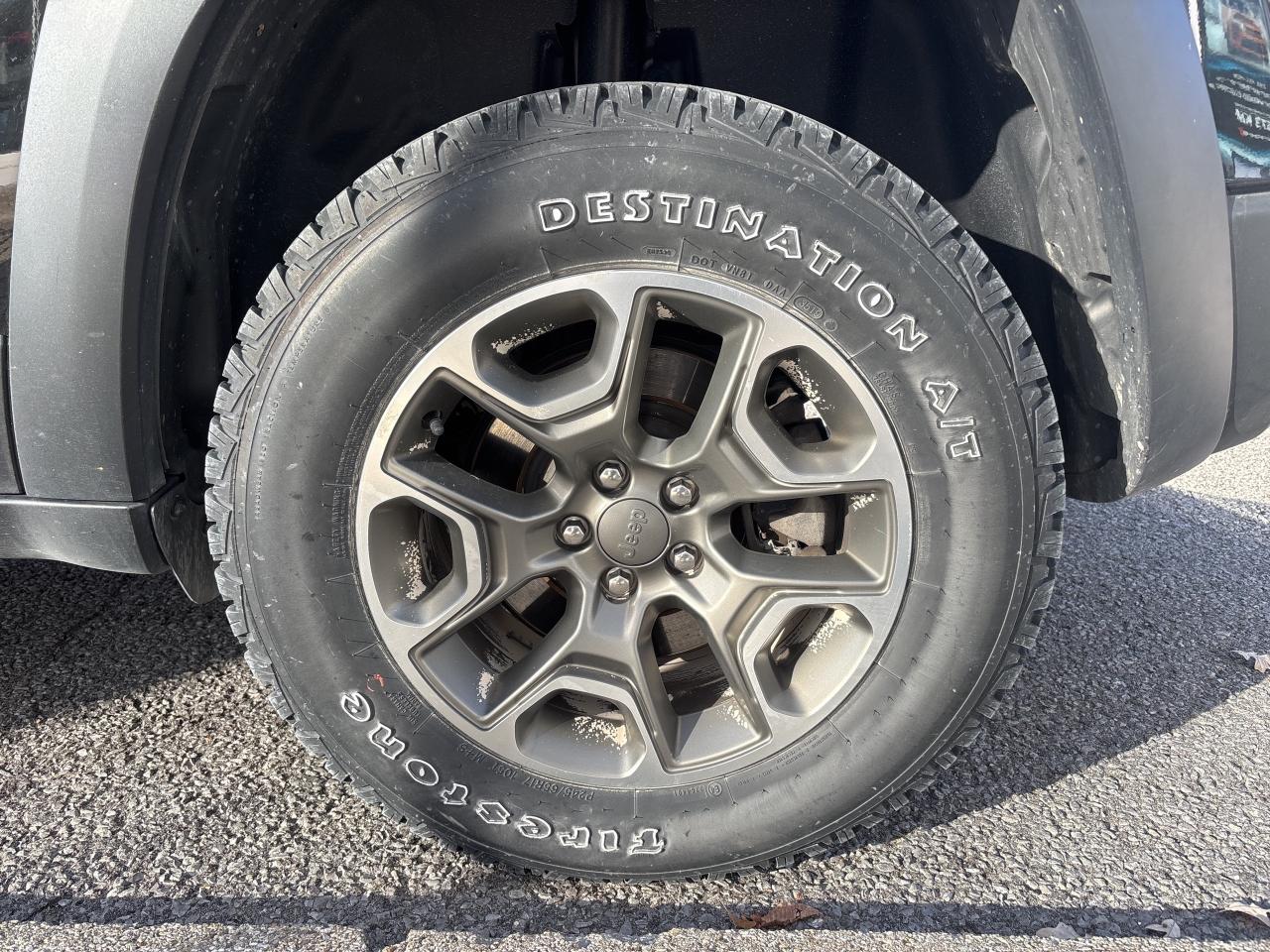 2020 Jeep Cherokee Trailhawk Photo