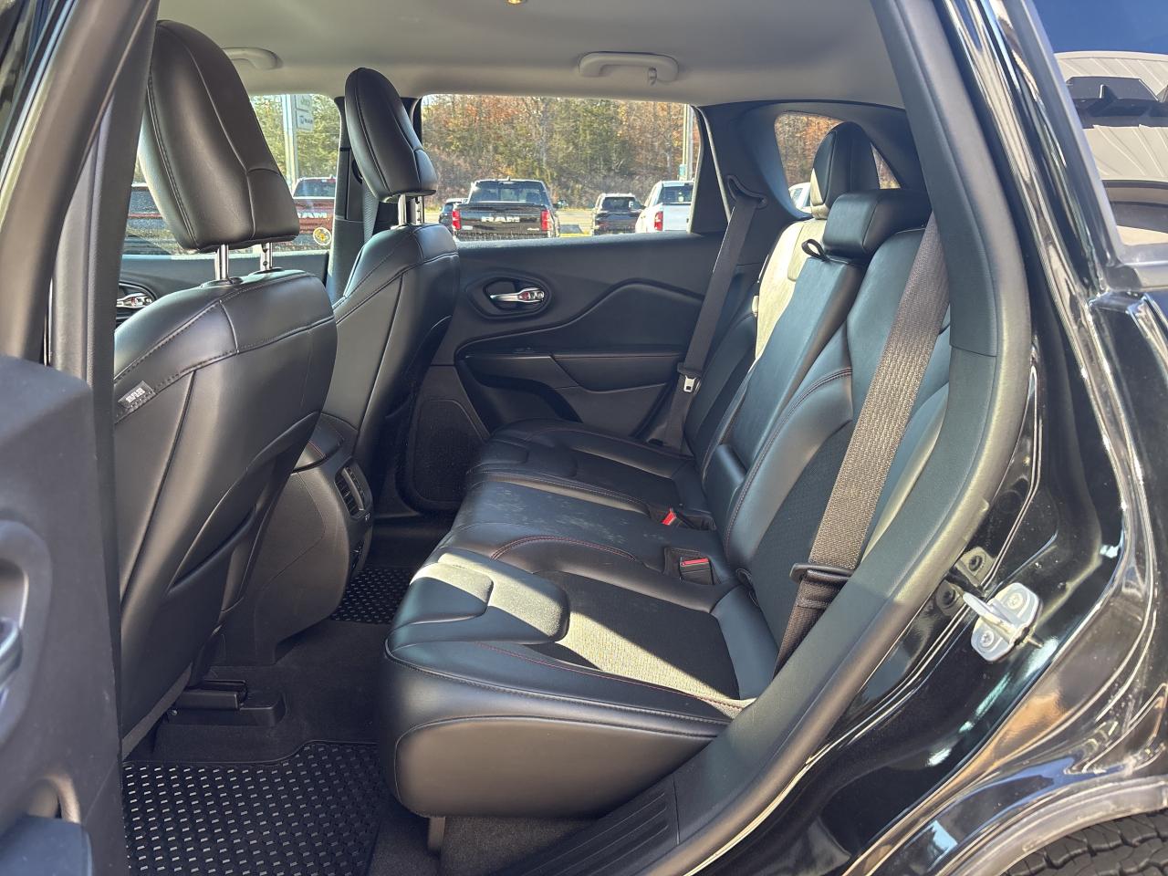 2020 Jeep Cherokee Trailhawk Photo