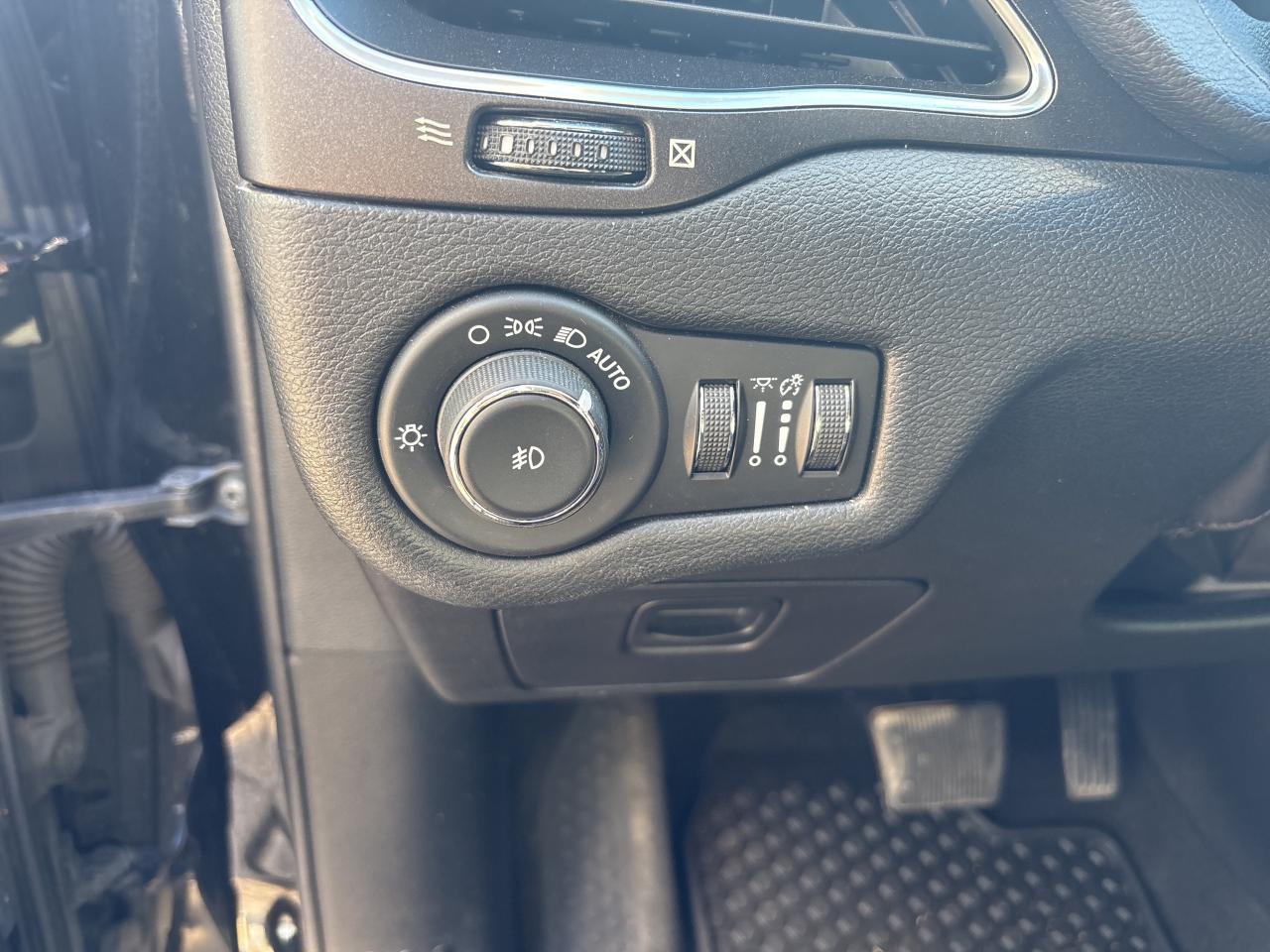 2020 Jeep Cherokee Trailhawk Photo