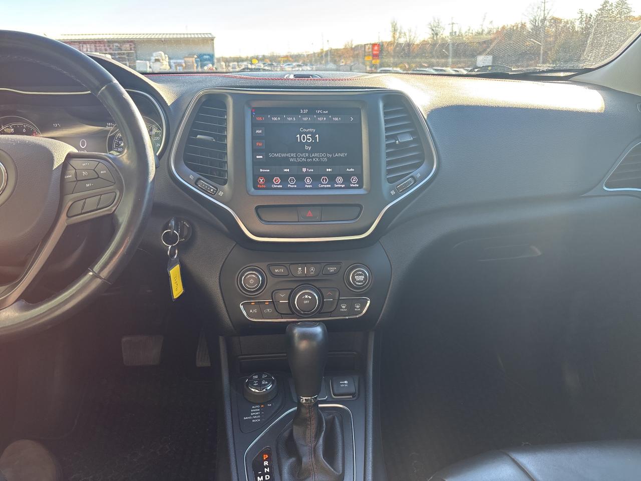 2020 Jeep Cherokee Trailhawk Photo