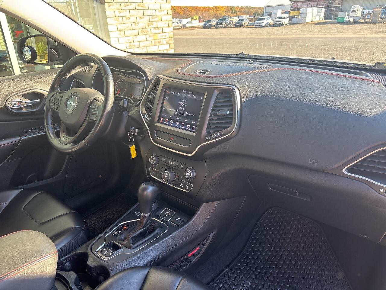 2020 Jeep Cherokee Trailhawk Photo