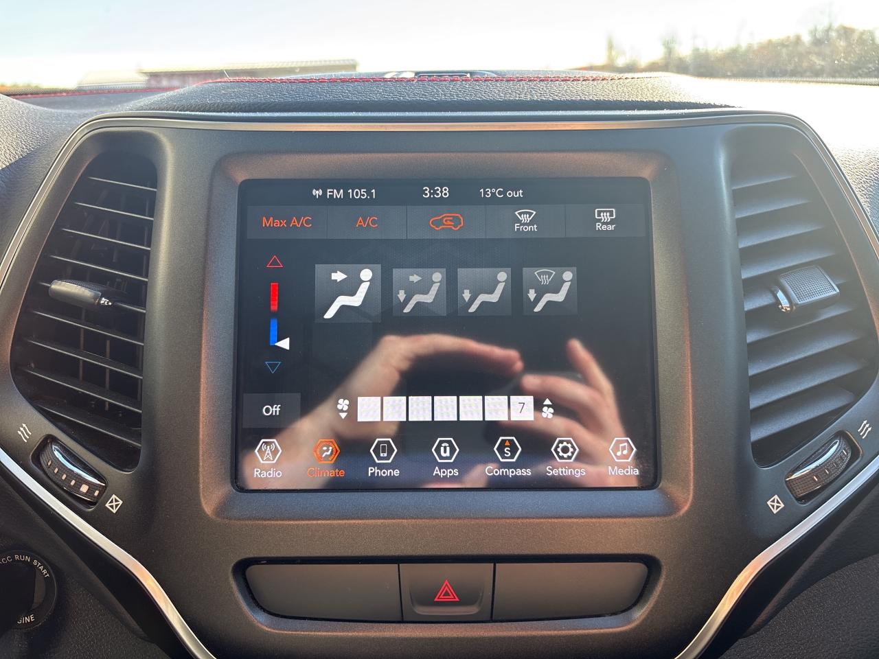 2020 Jeep Cherokee Trailhawk Photo