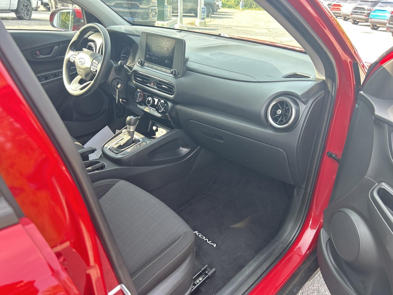 2022 Hyundai KONA Essential AWD Photo