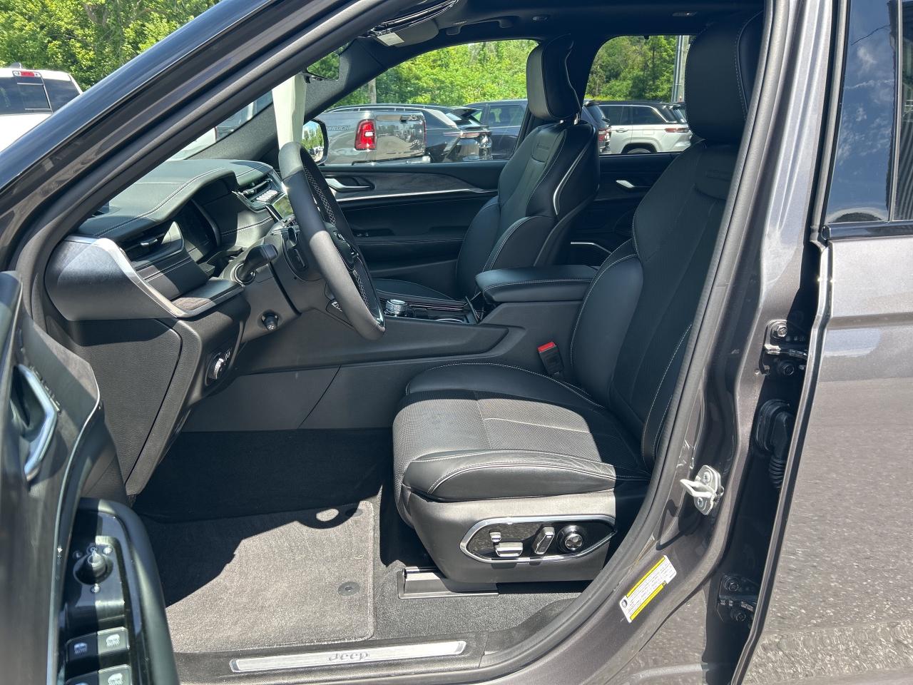 2024 Jeep Grand Cherokee Overland Photo