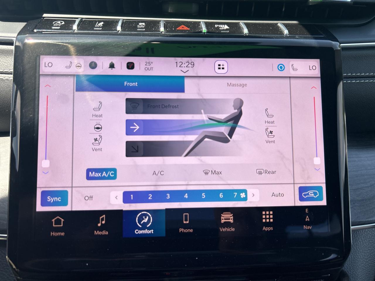 2024 Jeep Grand Cherokee Overland Photo