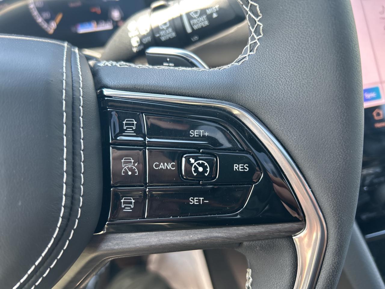 2024 Jeep Grand Cherokee Overland Photo