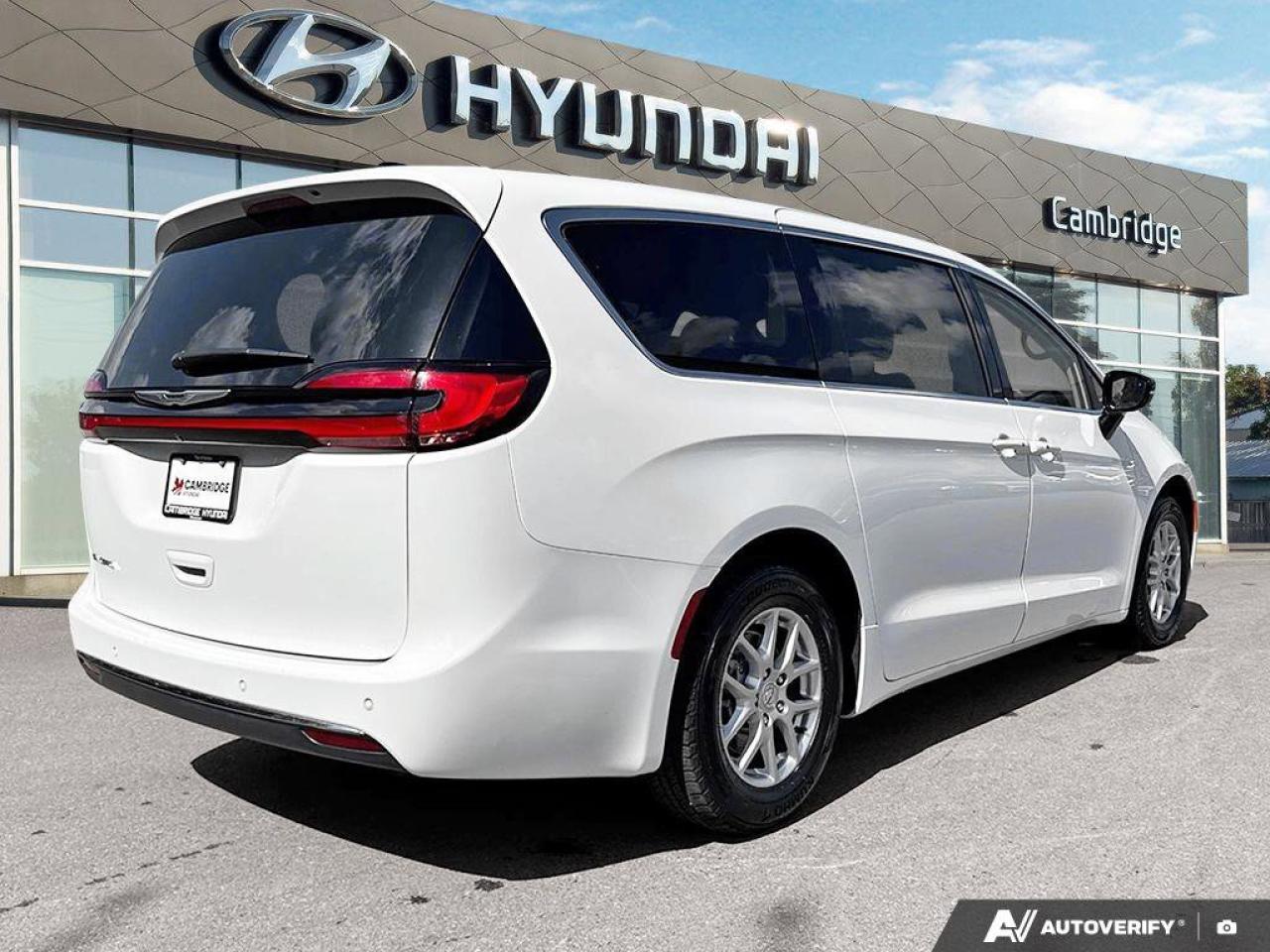 2024 Chrysler Pacifica Touring L   Leatherette Seats   Carplay Photo