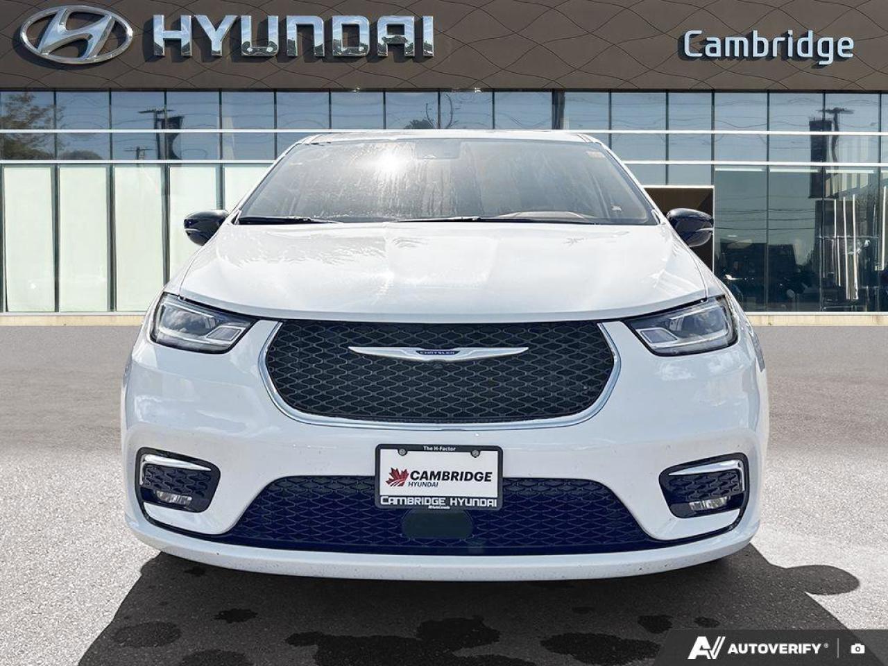 2024 Chrysler Pacifica Touring L   Leatherette Seats   Carplay Photo