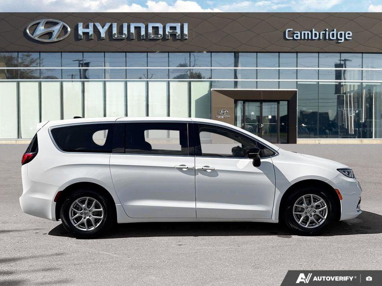 2024 Chrysler Pacifica Touring L   Leatherette Seats   Carplay Photo