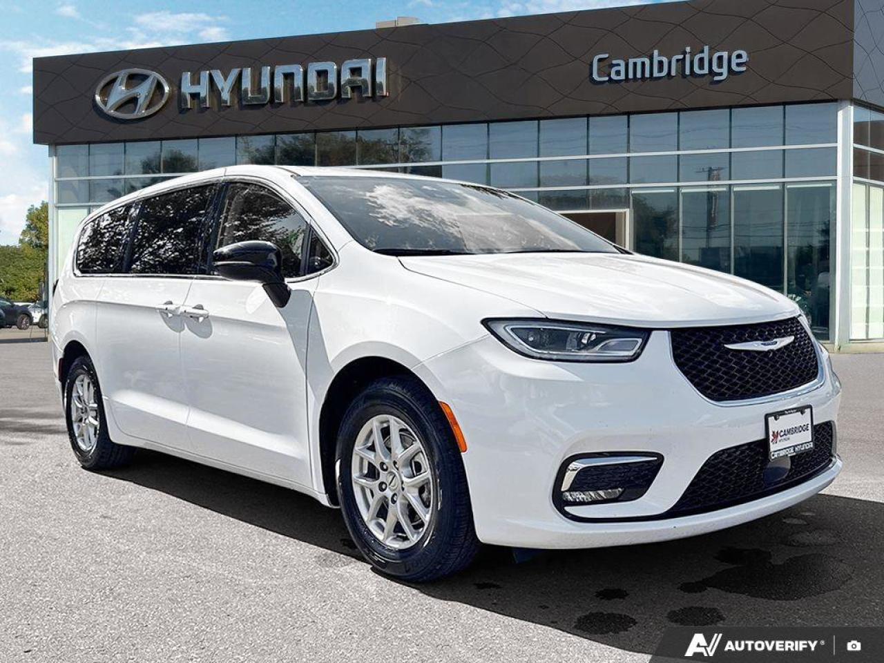 2024 Chrysler Pacifica Touring L   Leatherette Seats   Carplay Photo